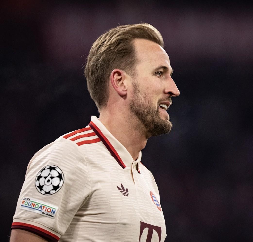 凯恩回归赛场，精彩发挥首场状态亮眼，FPX观众沸腾！的简单介绍